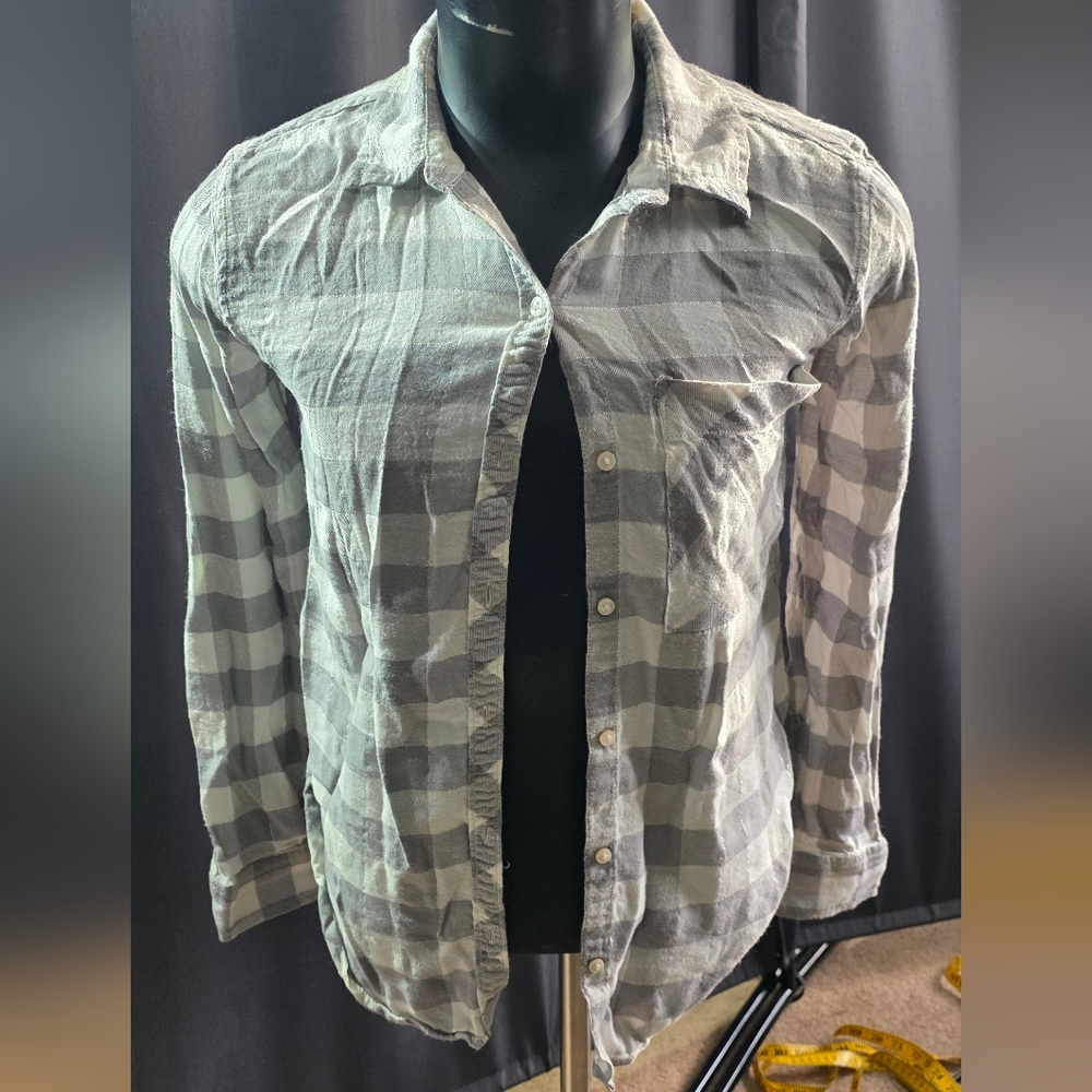 Aerie Gray Plaid Button-Up Shirt S